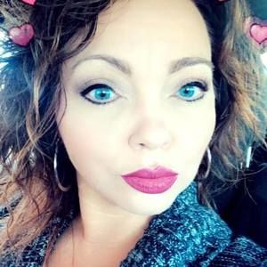 Meet your Posher, Angie